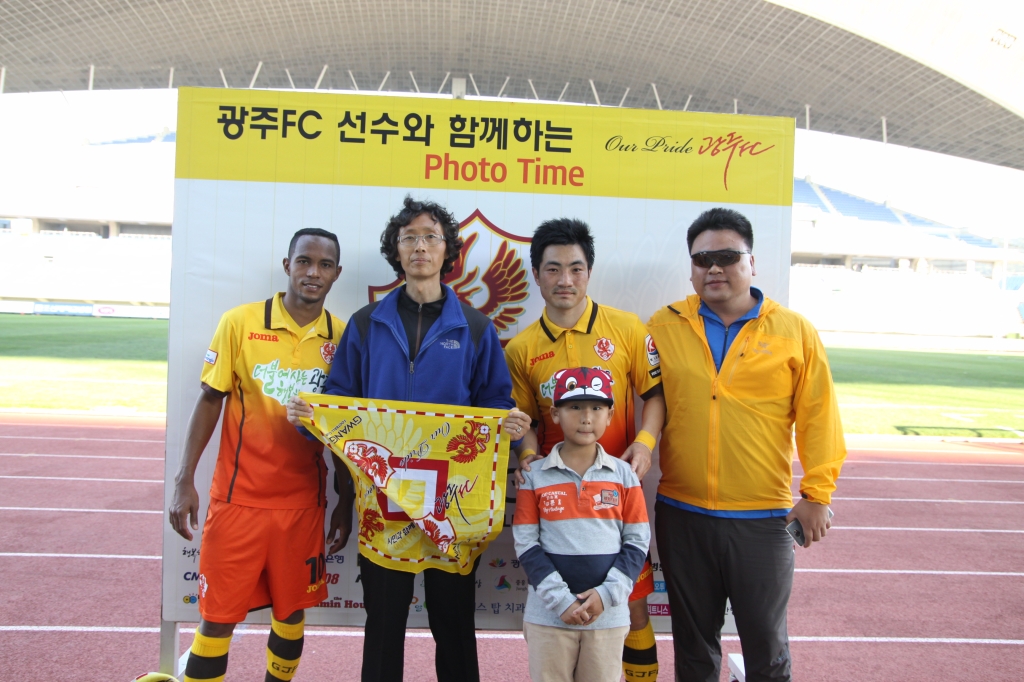 2014 K리그 챌린지 32라운드 대구전-승리의 포토타임12.jpg