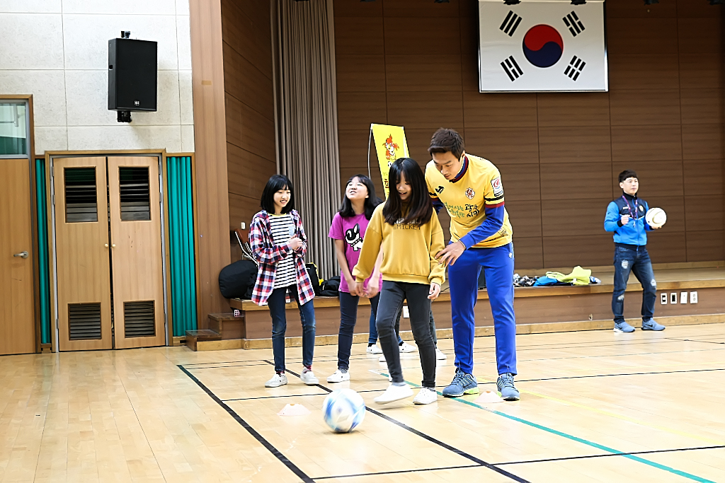 160428 희망축구교실(봉주초등학교)-21.jpg