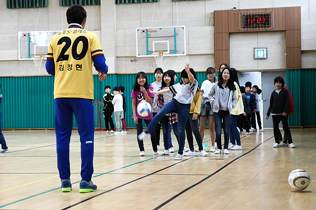160428 희망축구교실(봉주초등학교)-16.jpg
